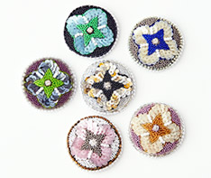 button broche